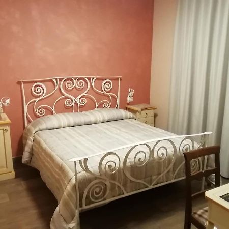 Ferienwohnung Il Roccolo Di Valcerasa Treia Exterior foto