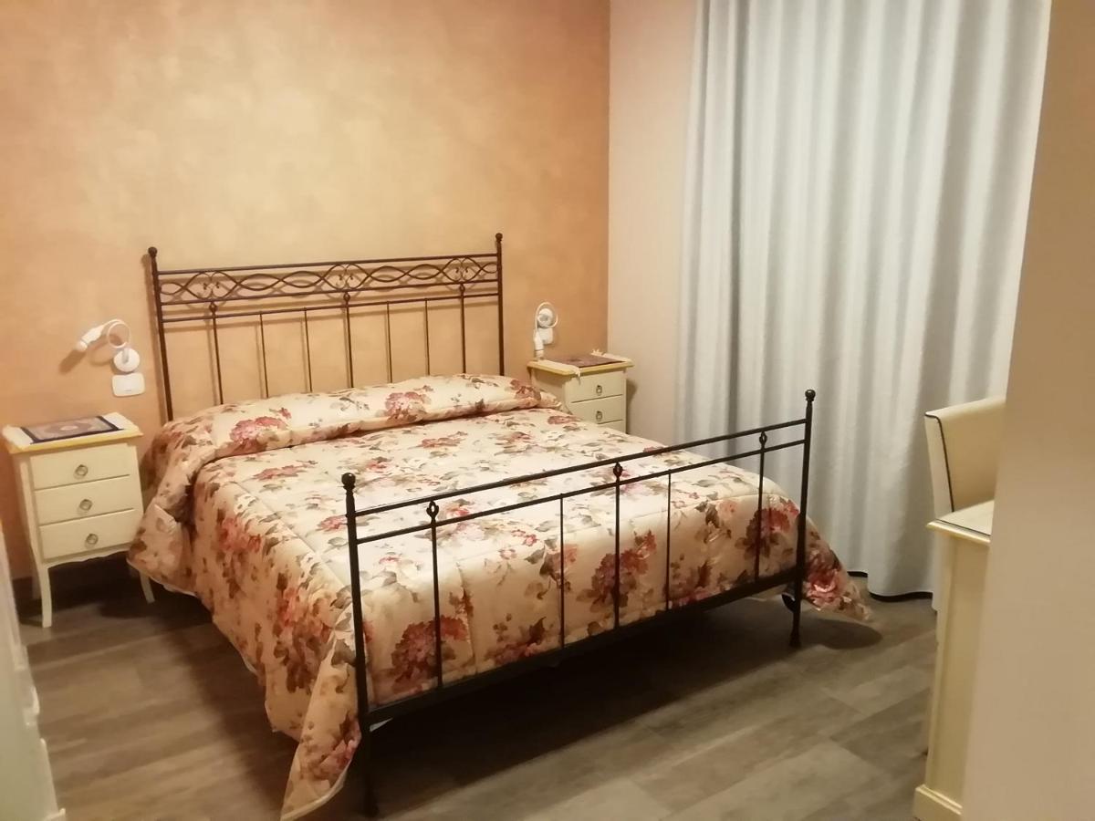 Ferienwohnung Il Roccolo Di Valcerasa Treia Exterior foto