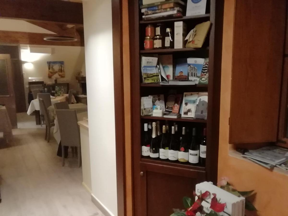 Ferienwohnung Il Roccolo Di Valcerasa Treia Exterior foto