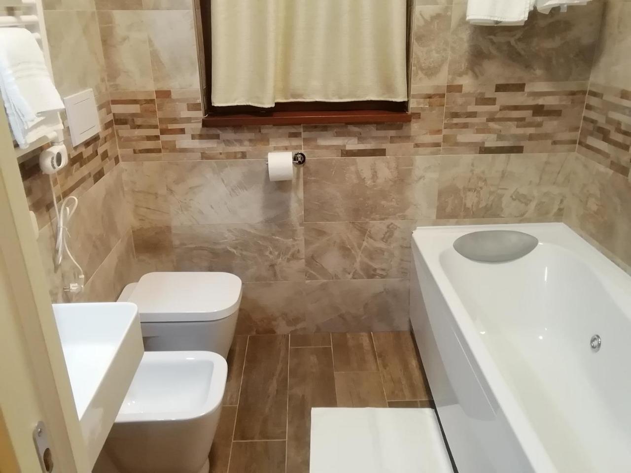 Ferienwohnung Il Roccolo Di Valcerasa Treia Exterior foto